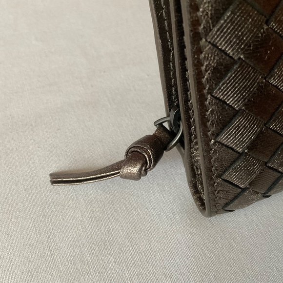 •Bottega Veneta Metallic Gold/Brown Leather  Bifold Wallet - Picture 11 of 16